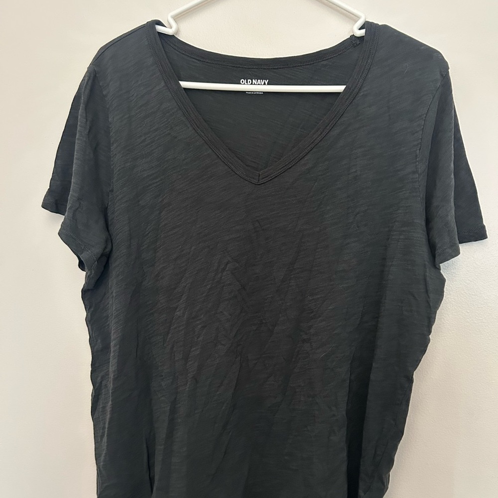 Black Old Navy T shirt